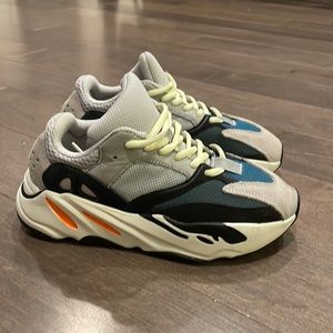 Adidas Yeezy Boost 700 Wave Runner